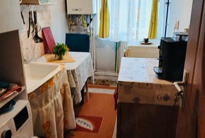 Apartament cu 2 camere decomandat în Exterior Vest