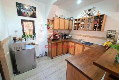 Casă individuală cu 5 camere cu Canalizare în Central - 7