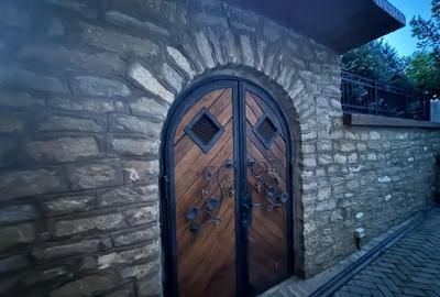 Casă individuală cu 7 camere cu Canalizare în Bucium - 5
