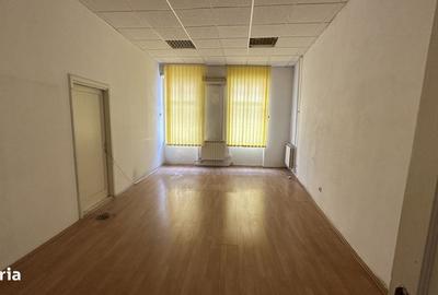 Apartament cu 4 camere în Central