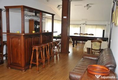 Casă cu 9 camere cu Teren 900 Mp în Central - 2