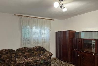 Casă cu 4 camere cu Teren 1440 Mp în Ineu
