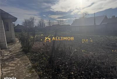 Casă cu 4 camere cu Teren 1550 Mp în Fulga