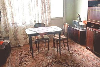 Apartament cu 3 camere decomandat în Petros - 4