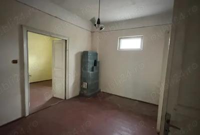 Casă cu 4 camere cu Teren 2100 Mp în Satu Nou - 9