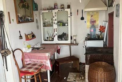 Casă cu 3 camere cu Teren 5000 Mp în Central - 5