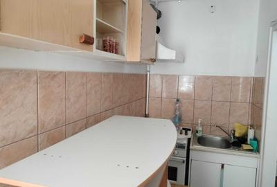 Garsonieră decomandată în Central