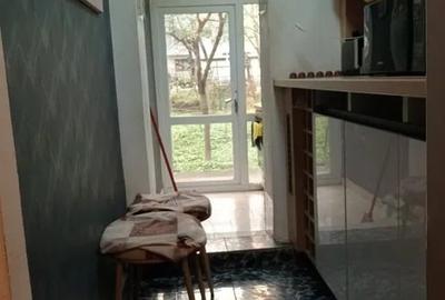 Apartament cu 3 camere semidecomandat în Podu Roș - 4