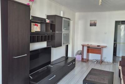Apartament cu 3 camere semidecomandat, mobilat în Sălăjan - 2
