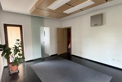 Apartament cu 3 camere decomandat în P-ța Muncii - 2