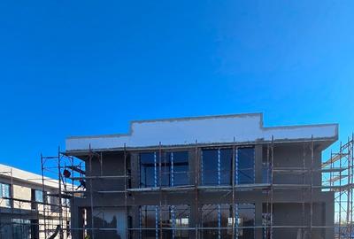 Duplex cu 3 camere cu Canalizare în 1 Decembrie - 2