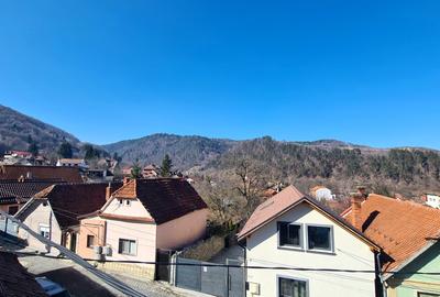 Casă individuală cu 4 camere cu Canalizare în Schei - 12