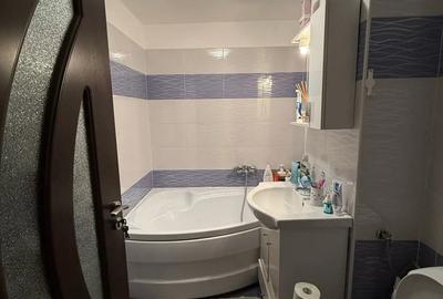 Vand apartament 2 camere etaj 1 - 2