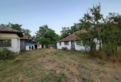 Casă cu 4 camere în Fâlfani - 1