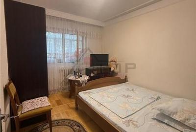 Apartament cu 3 camere decomandat, 2 bai, etajul 2 Cug Aleea Tudor Neculai - 4