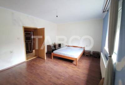 Casa de vanzare cu 3 camere la doar 10 minute centrul Sibiului - 11