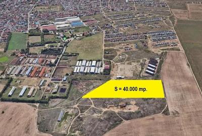 Teren de 40000 mp, în Central