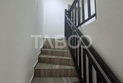 Casa de vanzare in Zavoi cu 3 camere 2 bai curte libera de 50 mp - 16