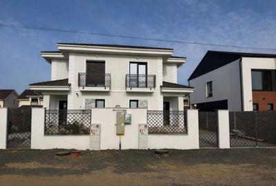 Casă cu 3 camere în Moșnița Nouă - 1