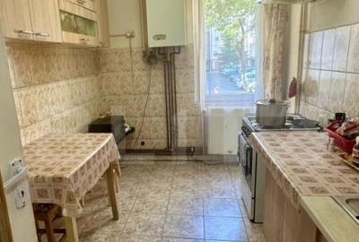 Apartament de vanzare, cu 3 camere, zona Tudor - 2