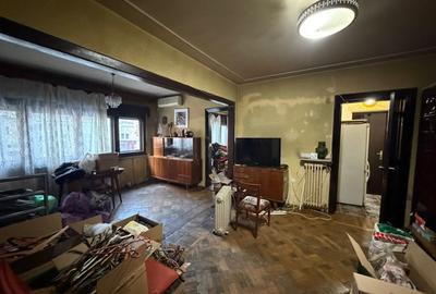 Apartament cu 4 camere semidecomandat în P-ța Rosetti