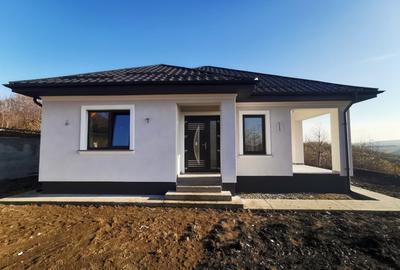 Casă individuală cu 3 camere cu Canalizare în Central - 1