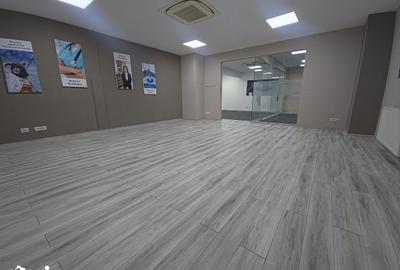 Spațiu comercial, de 80 mp, în Delfinariu