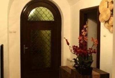 Casă cu 11 camere în P-ța Romană - 9