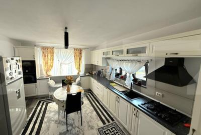 Casă cu 5 camere cu Teren 2133 Mp în Central - 7