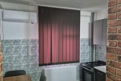 Apartament cu 2 camere decomandat, mobilat în Rovine - 3