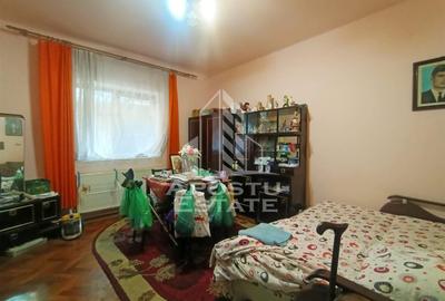 Apartament cu 2 camere decomandat în P-ța Unirii