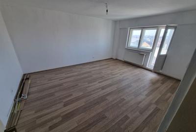 Garsonieră decomandată în Km 4-5