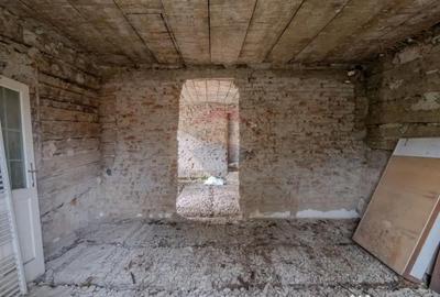 Casă cu 5 camere cu Canalizare în Schei - 3