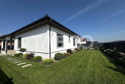 Casă individuală cu 4 camere cu Canalizare în Cristian - 1