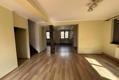 Casă cu 4 camere în Central - 3