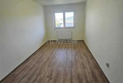 Apartament 3 camere de vanzare 67 mp- Cugir