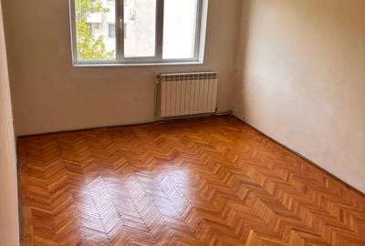Proprietar vand ap 3 cam cf1 D - 9