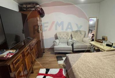 Casă cu 6 camere cu Canalizare în Sud - 17