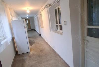 Casă cu 3 camere în Central - 1