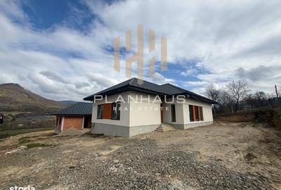 Casă cu 4 camere cu Teren 600 Mp în Central