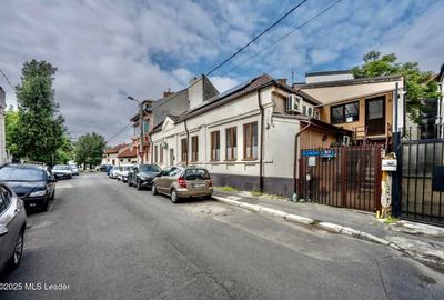 In Cartierul Evreiesc, casa 3 camere pivnita si mansarda open space. - 2