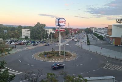 Apartament cu 3 camere decomandat în Alexandru cel Bun - 1