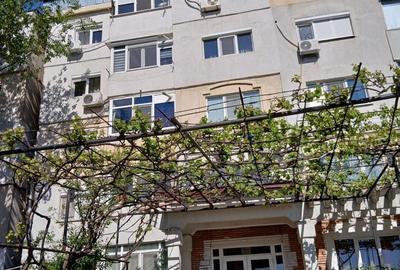 Apartament cu 2 camere decomandat în Buzaului