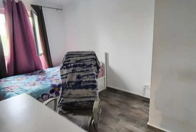 Proprietar Vand Apartament 4 camere, 65 m, balcon, renovat, mobilat, Bulevardul 1 Decembrie 1918 - 14