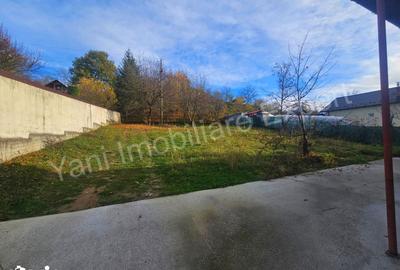 Casă cu 8 camere cu Teren 1500 Mp în Central - 17