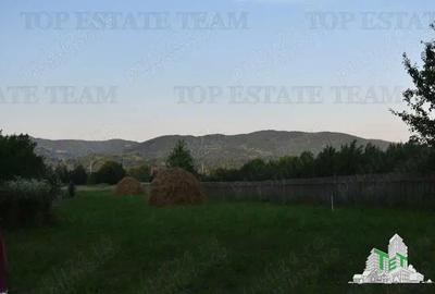 Teren de 1815 mp, în Măneciu