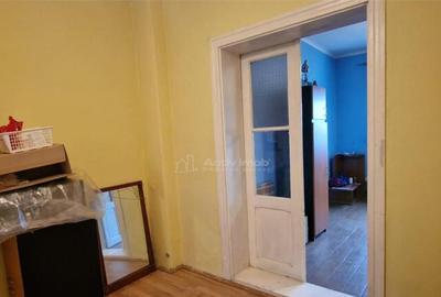 Resita Casa la Pret de Apartament,Parter, Etj 1 si Pod, Zona - 5