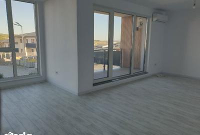 Apartament cu 3 camere decomandat în Rediu - 4