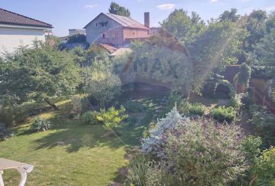 Casă / Vilă cu 8 camere de vânzare în zona Central - 3