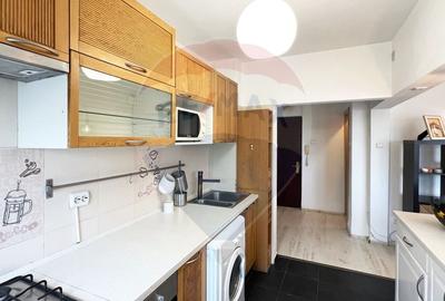 Vanzare apartament spatios,  3 camere - Metrou 1Mai - 8